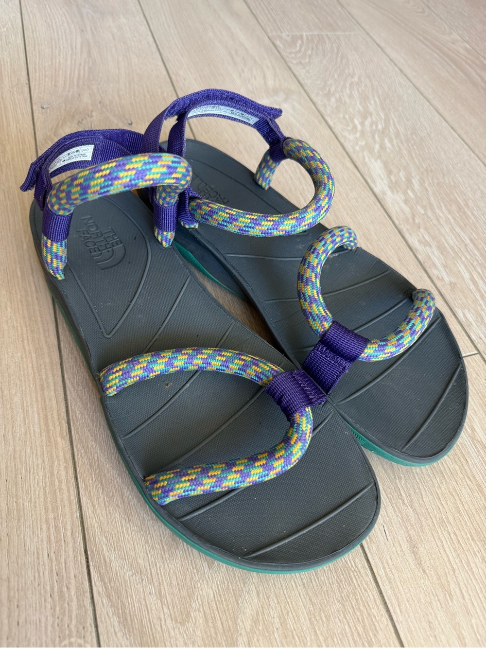 The North Face Skeena Outdoor Sandals Gray Purple Women’s Size 9